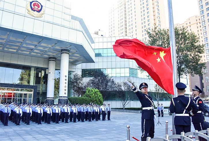 升國旗，敬禮！祝福祖國！